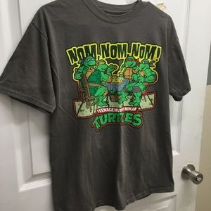 Medium TMNT shirt